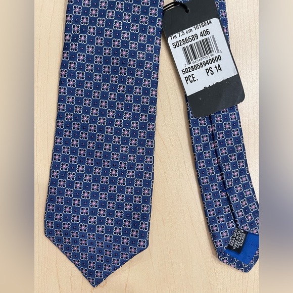 Hugo Boss Tie - Picture 1 of 5